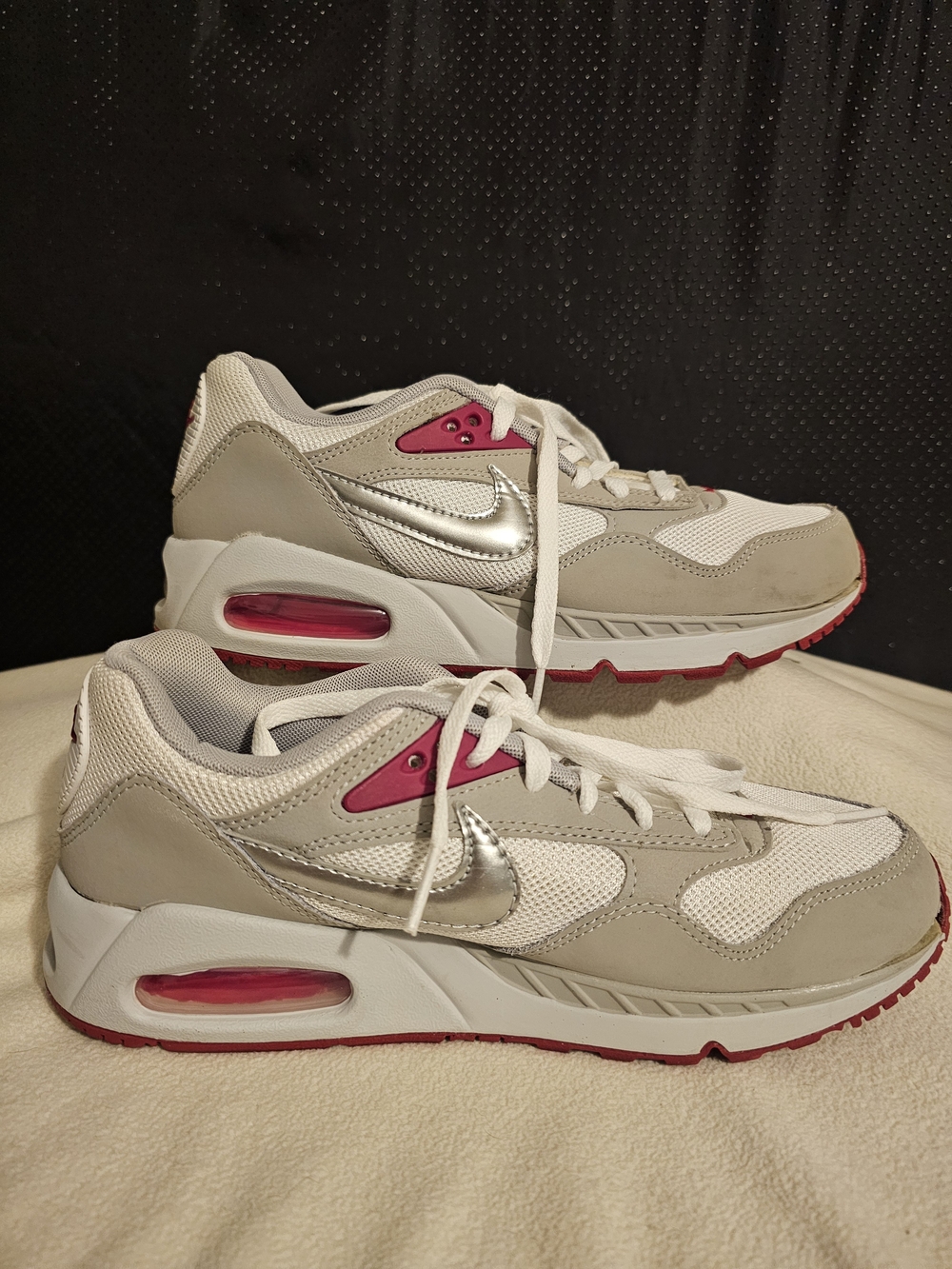 NIKE Wome's Air Max Burgundy Correlate Casual Running Shoes SIZE 8.5